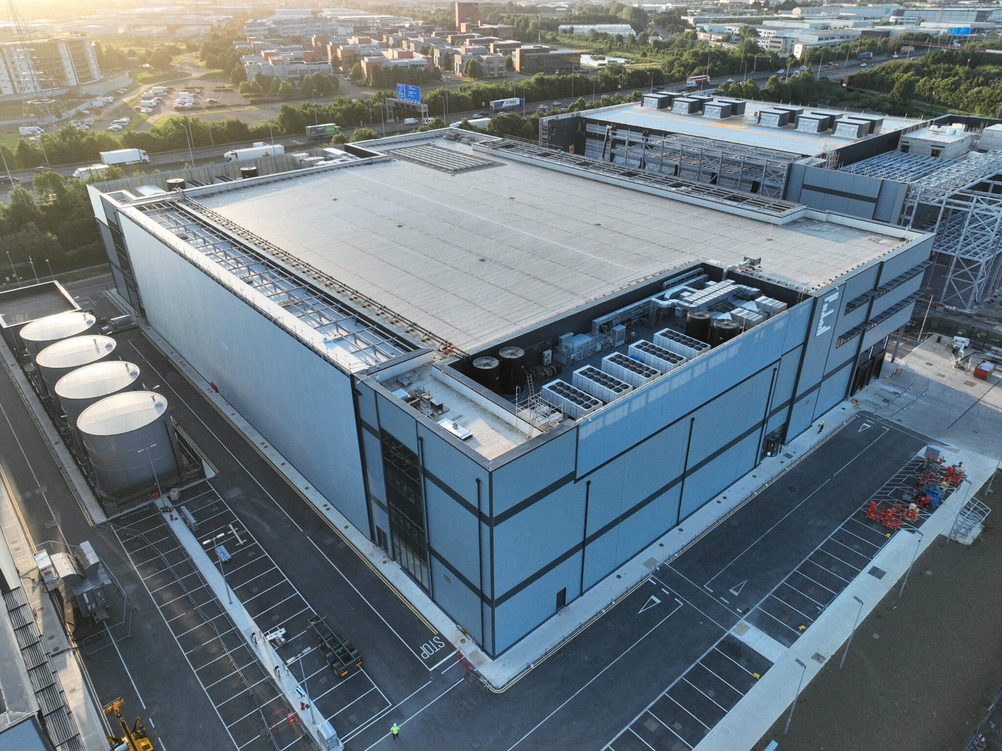 DUB12 Data Centre_Walls Construction and Jones Engineering